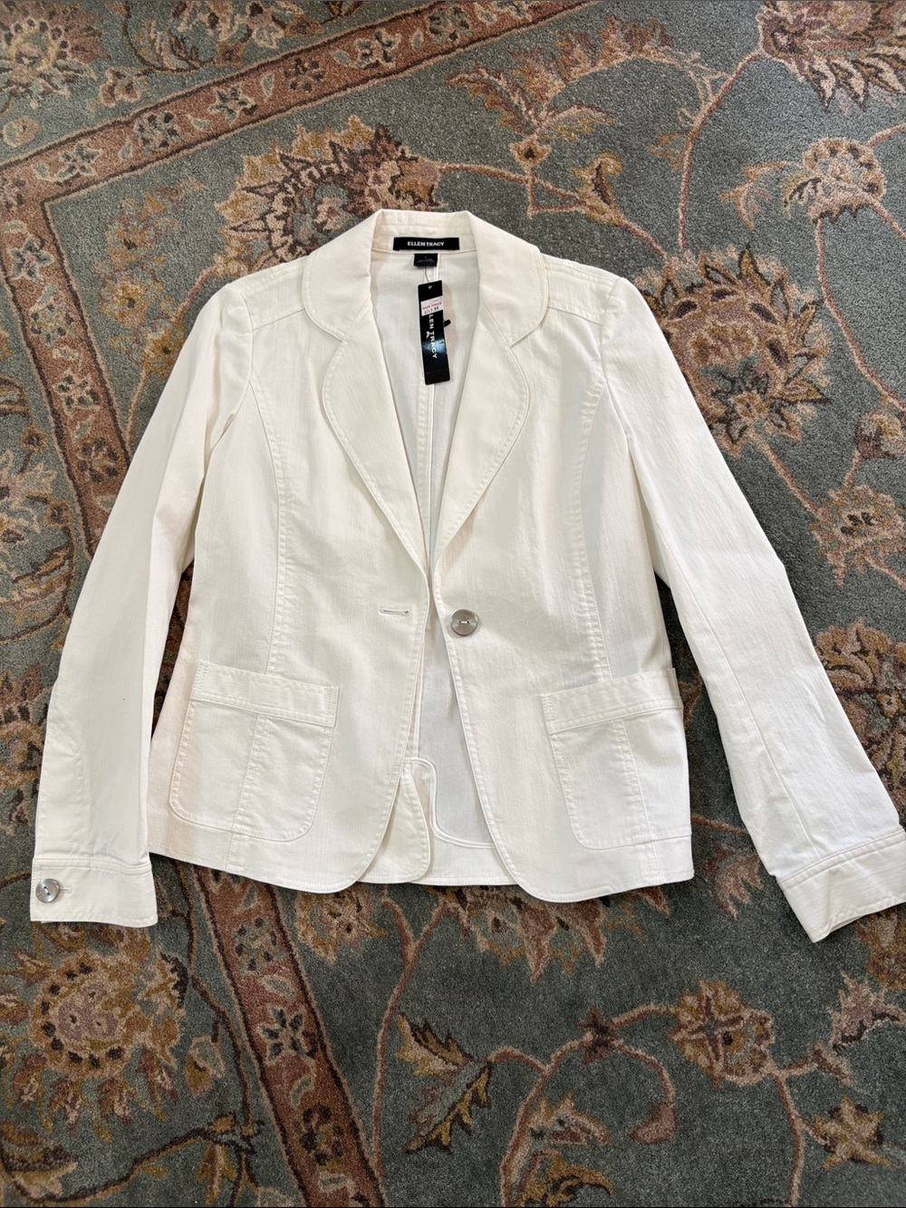 NWT Ellen Tracy white jacket/blazer. Size 8